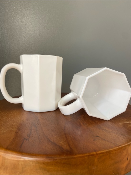 Arcoroc Other - Vintage Arcoroc Octime white milk glass mugs set of 2